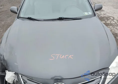 2010 Toyota Camry Xle z USA, uszkodzony, nr VIN 4T1BF3EK8AU063937